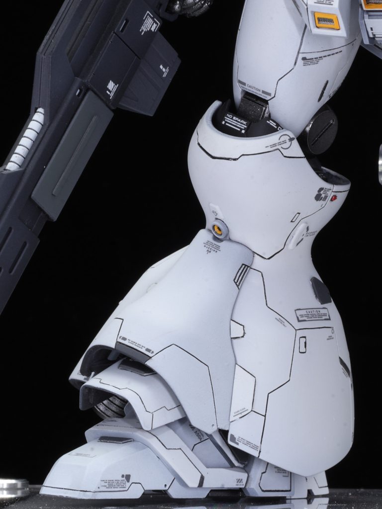 足はHGヤクトドーガ、HGクシャトリアを組み合わせています