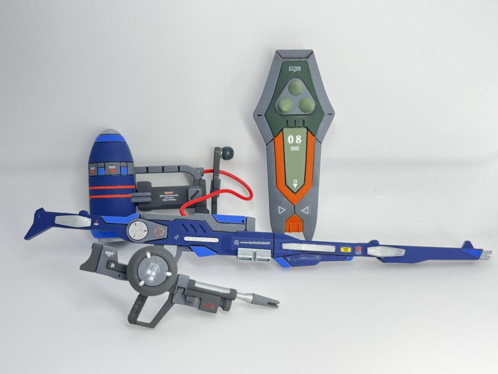 武器セットです。大型武器はあえて青に塗装したけど、本体色の緑で統一した方が良かったかもしれないと少しだけ後悔してます。