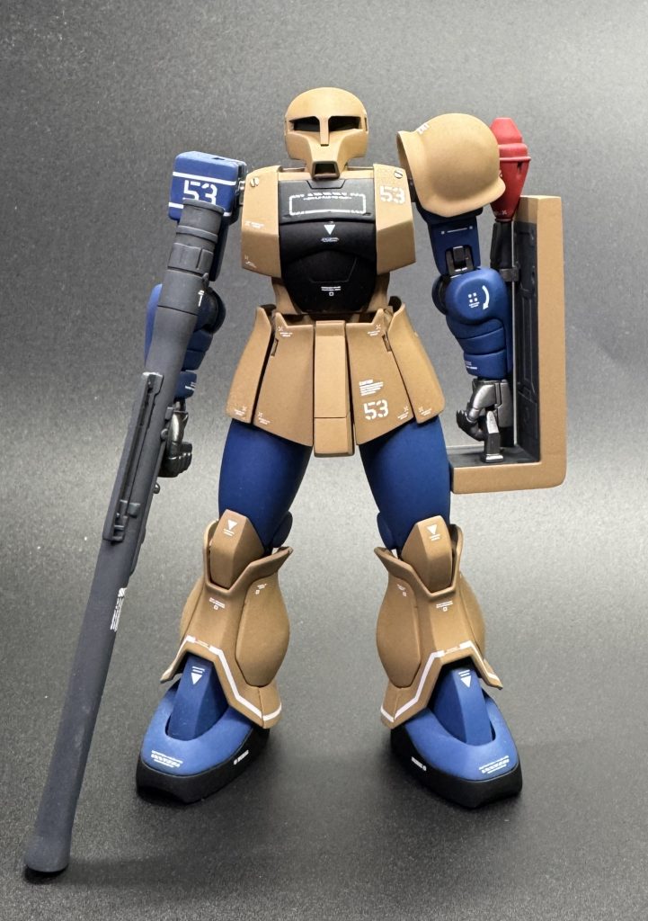 見えにくいですが、モノアイも置き換えてます。可動もします。