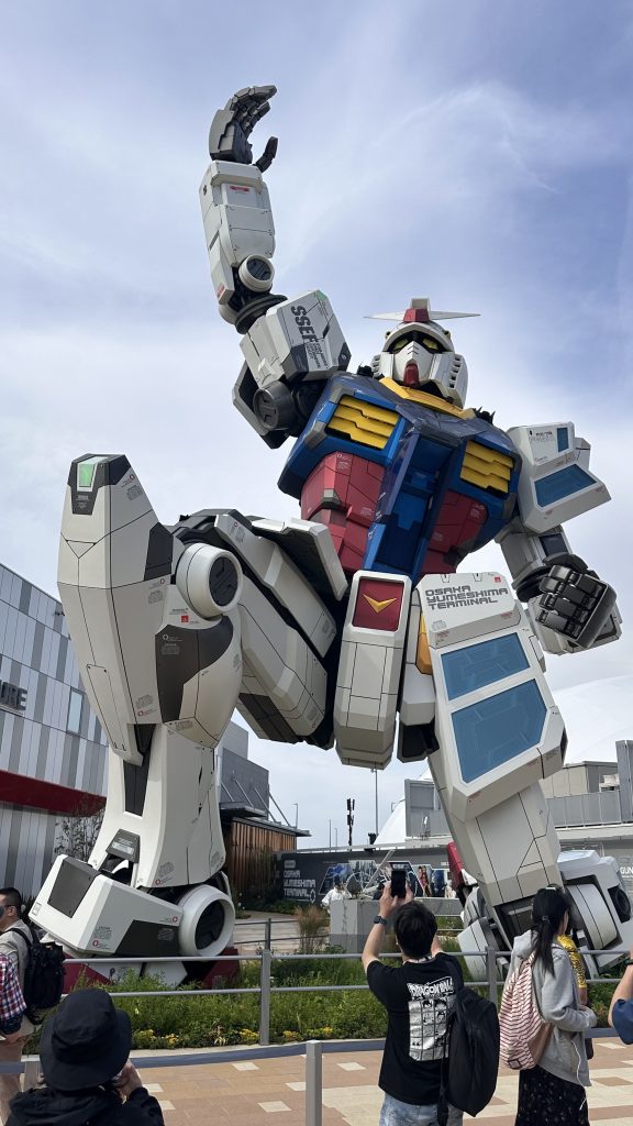 作品名：万博ガンダム見てきた！<p>大阪万博ガンダムパビリオン行ってきました〜 めちゃくちゃおもろかった(*ﾟ∀ﾟ)=3 さすがは日本が世界に誇るガンダムやでぇ</p>