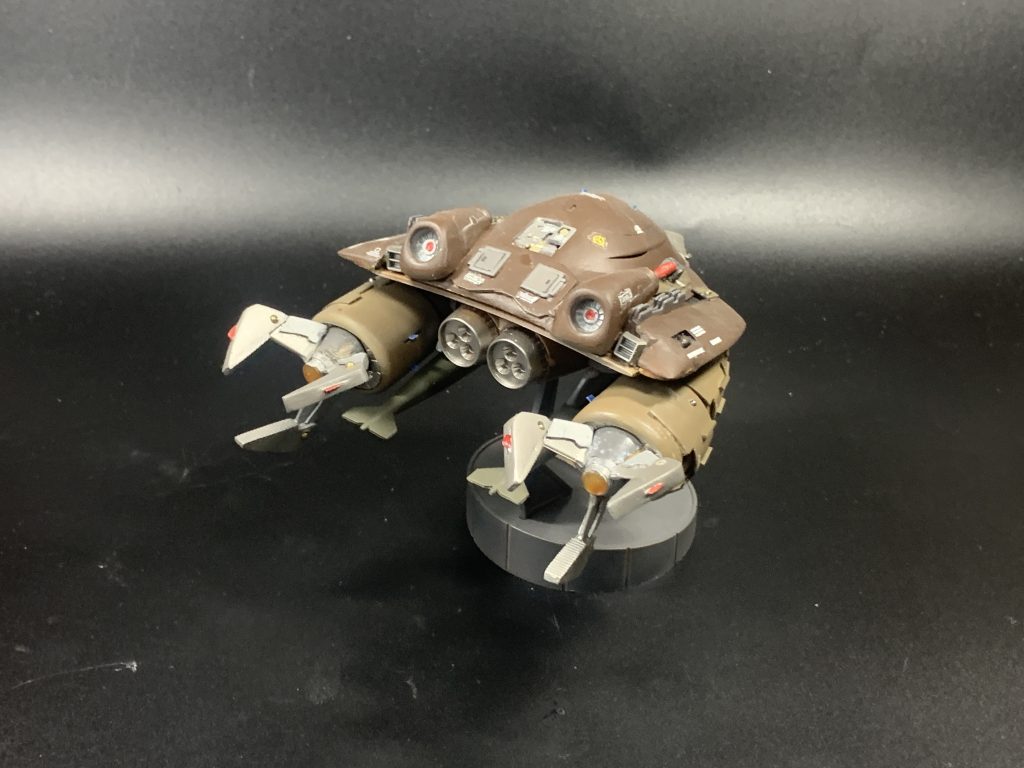 バックショット。海中を優雅に進む姿をイメージしました。