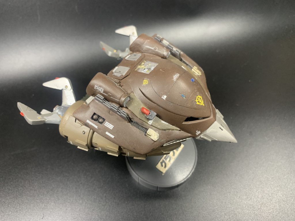 水中専用巨大モビルアーマーグラブロ。ガンダムを海中に誘いあと一歩まで追い詰めた海の王者。ジュラシックパークに出て来るモササウルスを彷彿とさせます。