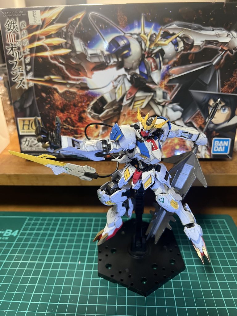 モデラーズマーカーの中にスミ入れマーカーもあったのですが全然載らなかったのでシャーペンタイプで塗りムラを誤魔化すように汚しながら入れました。