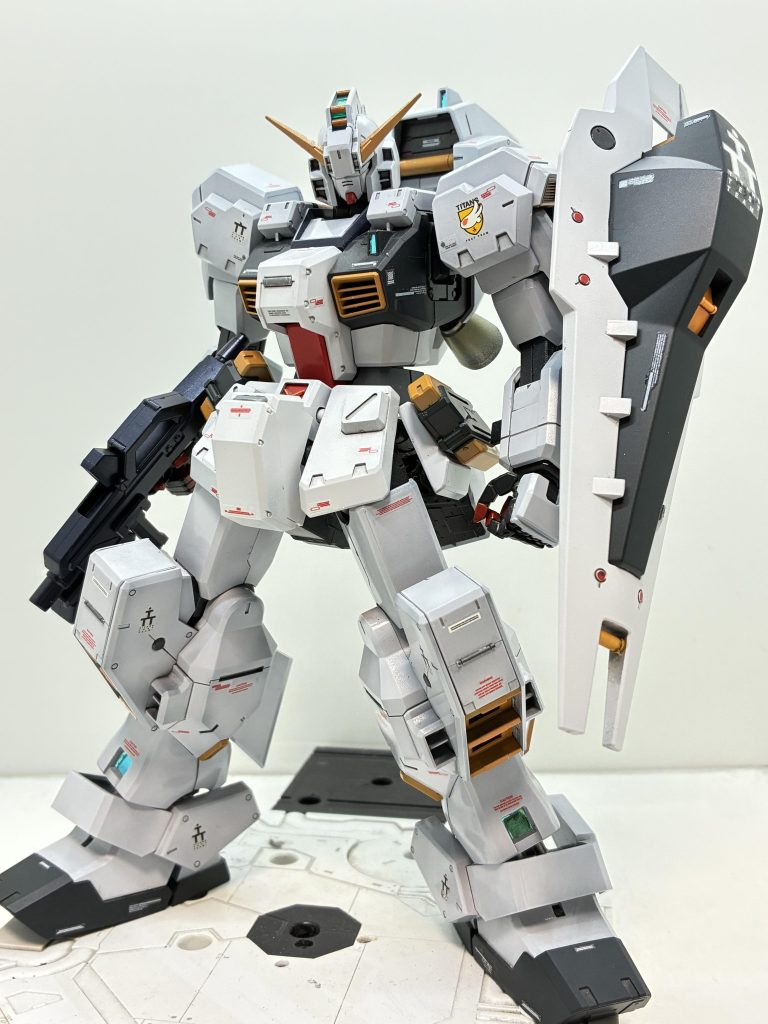 顔が好みでは無かったので差し替えツインアイを自作しました。