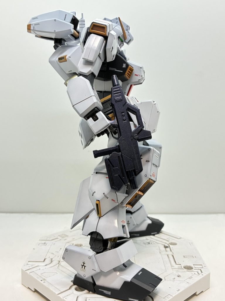 ボリュームがありそのままでも充分かっこいいキットなので