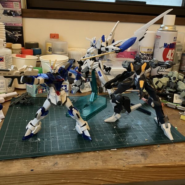 行くぞ！今回私が作るのは、この三つの機体を使ったオリジナル機体！ようやくバエルが揃ったのでいよいよ制作に入れます！頑張るぞォ！（2枚目）
