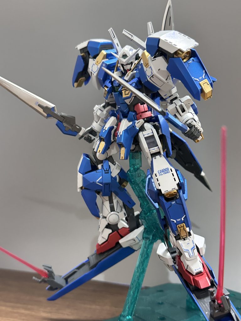 でも武装モリモリのエクシアはカッコいい✨赤と青はメタリックGNソードはシルバーで塗装してます