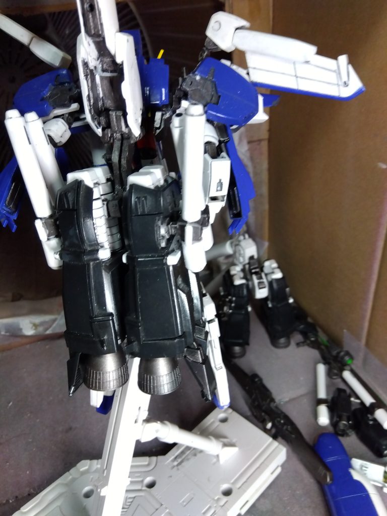 ブースターユニットを下に下げます。