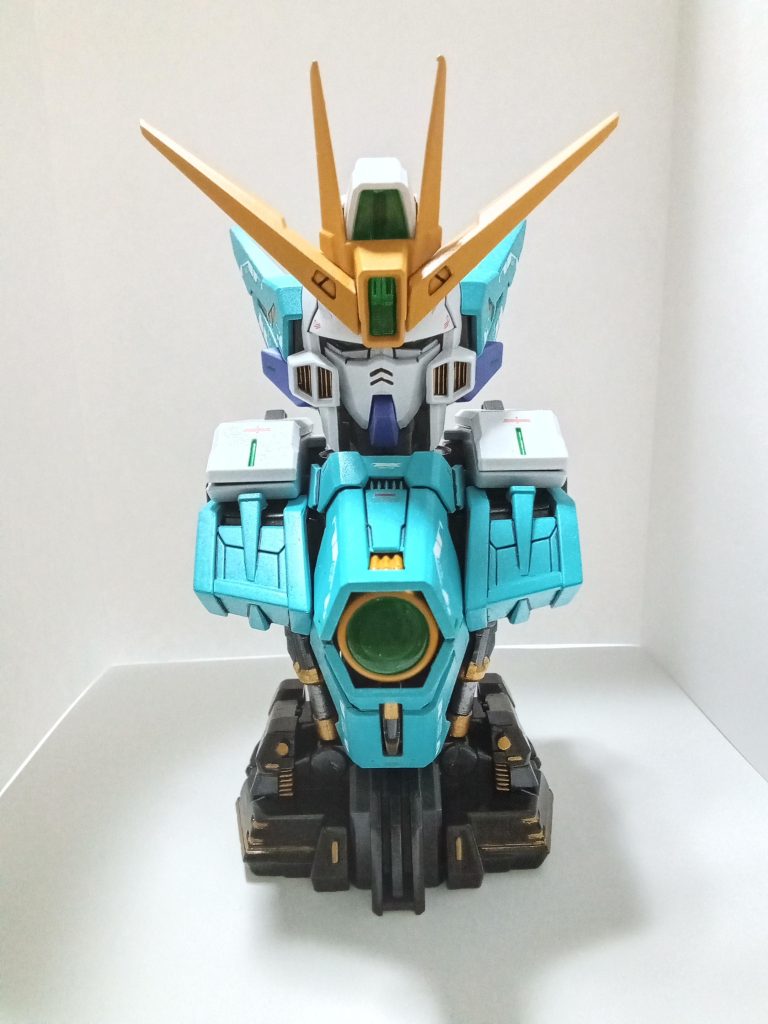 カラーもウイングガンダムスカイゼロから逸脱しないように、かつフォウ・ムラサメをイメージしました。