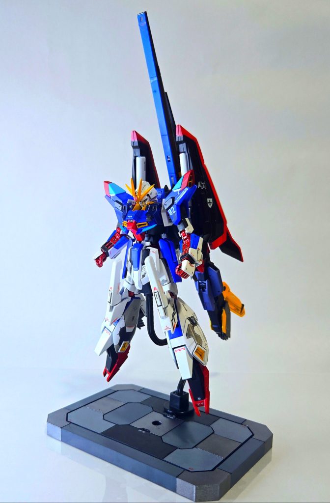 正面設定(ゼノバースキャノンの性能を最大限に発揮すべく開発されたMS。単体ではゼノバース制御用ガンダムタイプMSと言う名である。) 