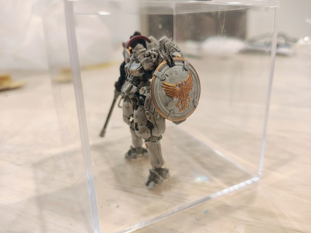 このサイズとなるとシールドの模様塗り分けが大変ですね。顔パーツの細かさとか笑えてくる。