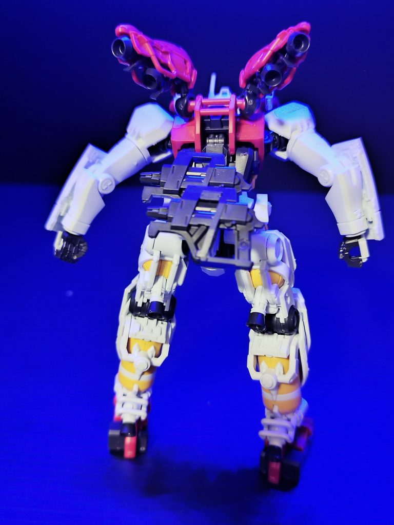 シイコさんTwitterでも話題の女ですし、本編でも強烈なインパクトを残したキャラなのでジークアクスガンプラは全部買うつもりですが、ゲルググ絶対作ると思って作りました良い意味で背面がきもくてw脚部に全てが詰まっていますね、好きです僕は