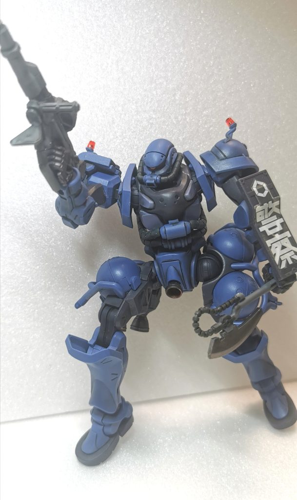 ヘイヘイ、ガンダムびびってるー？