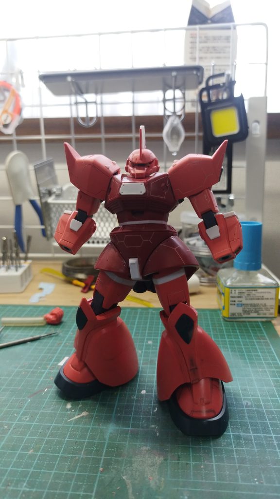 おまけで制作工程中から１枚。足の延長でノコを使ったのですが、まっすぐ切れてると思いきやめっちゃ斜めに😰あわや足を繋ぐポリキャップを切断するかと。焦った焦った😅