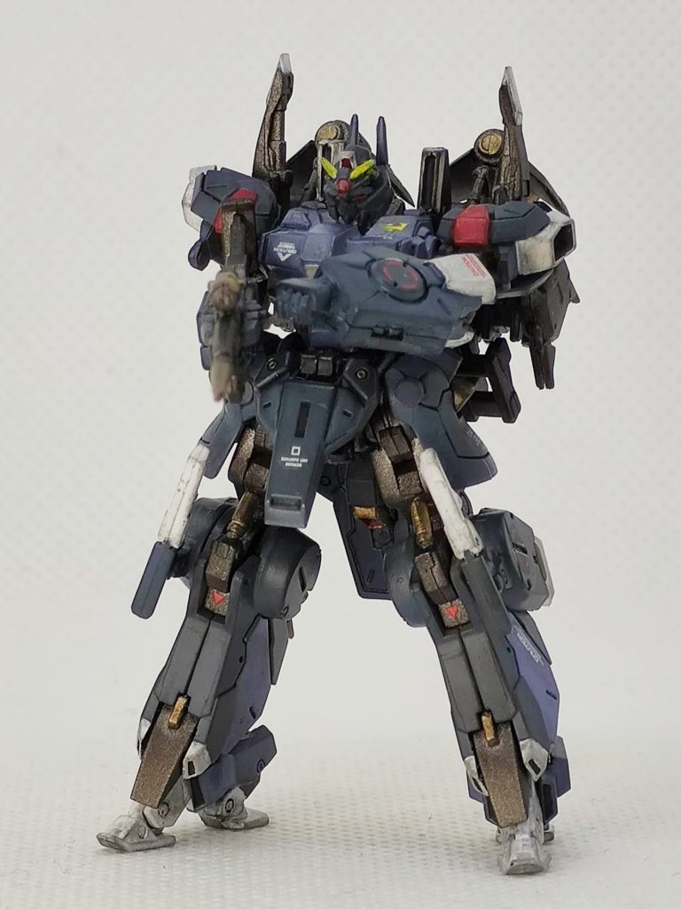 塗装、デカール貼り、ウエザリング後、艶消しクリアーでオーバーコートしています。