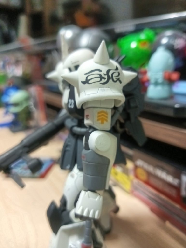 肩の「白狼」の文字はMGのカスタムタイプのものを流用少し大きいけどこれはこれであり