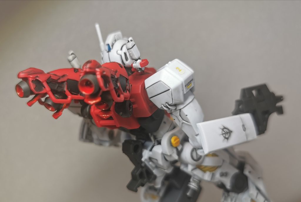 スラスターの塗装はすごい面倒。思いきって切り離して塗った方がよかったかもです。