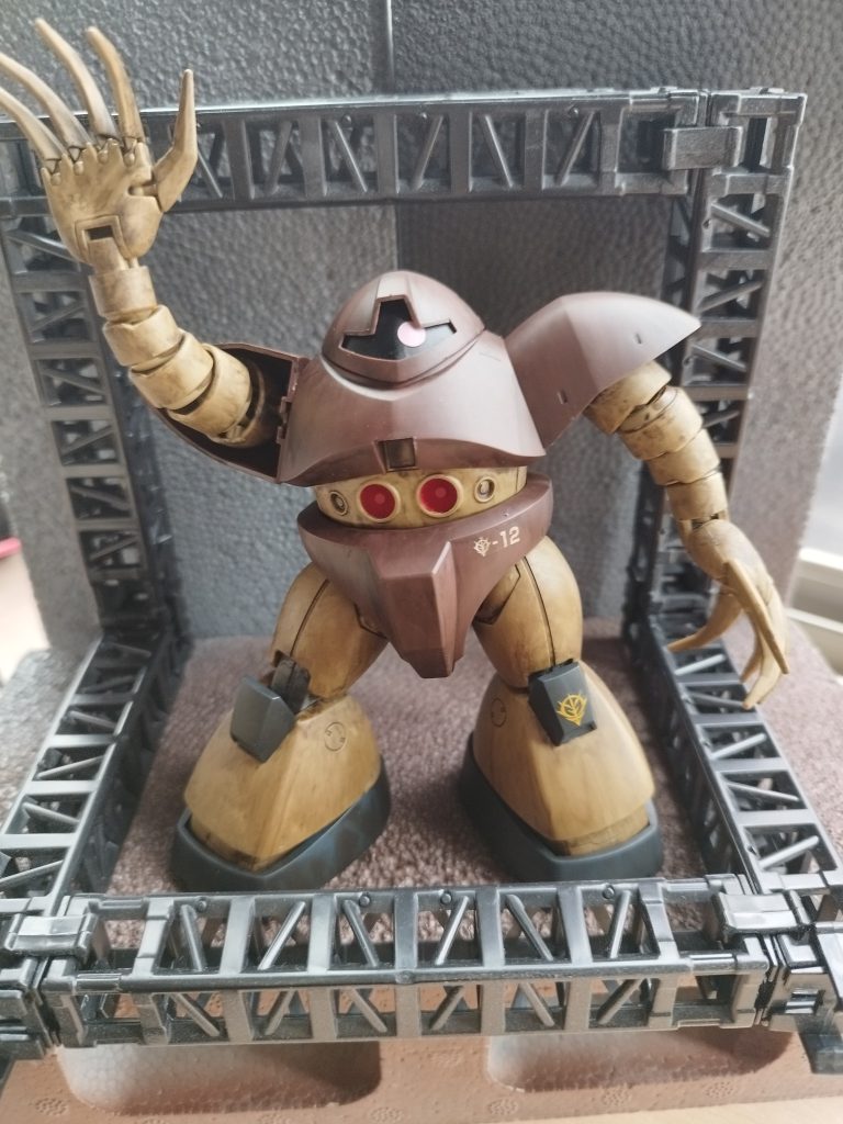 ゲート処理&合わせ目消し&つや消しトップコート&いつもの超簡単ウェザリング。水転写式デカールも少し貼ってみました🙋