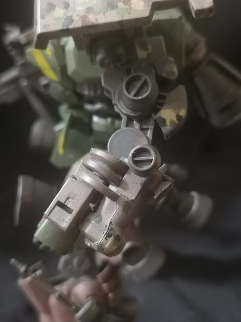 腕から見て通り、二重のMS構造にしてます。ヅダの脆弱性を二人羽織にすることで解決。さらに強化という感じです。