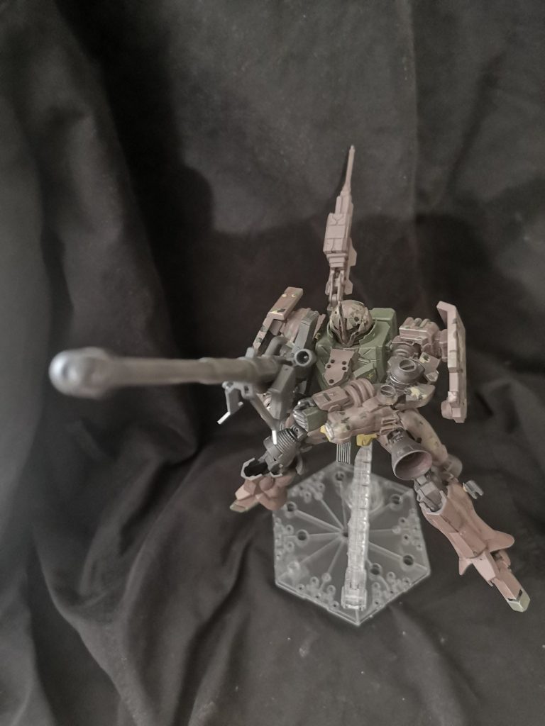 そしてお待ちかねの対艦ライフルです。バレルを新調して太いヘビーバレルにしてます。