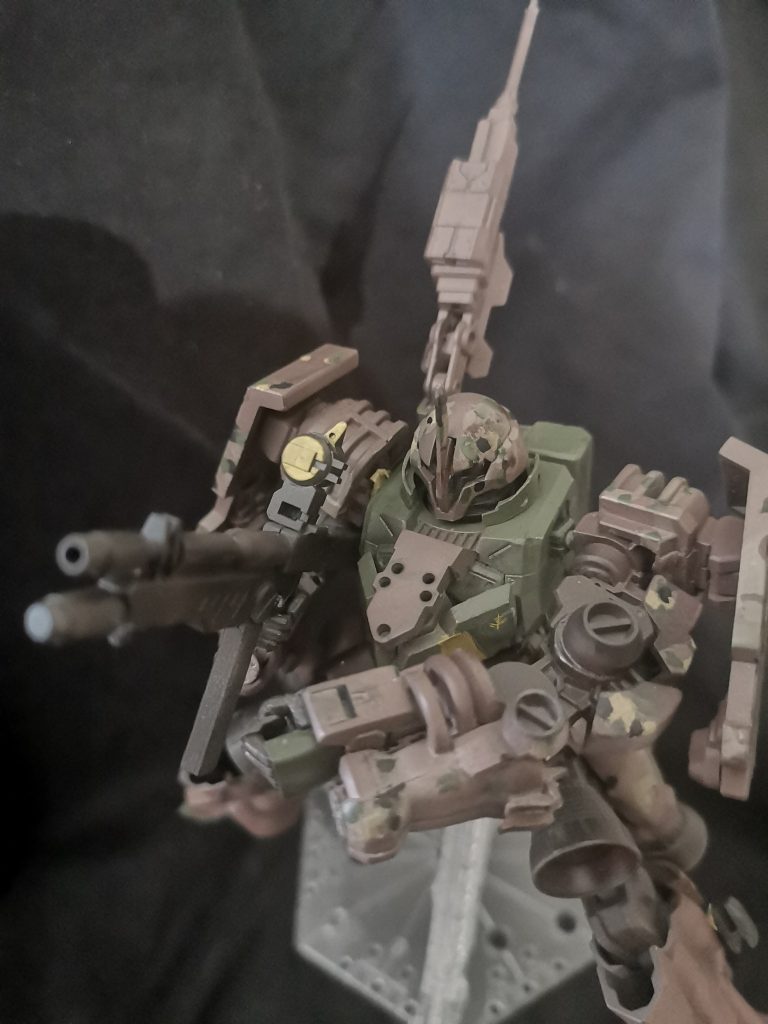 強化したのでビームライフルを持ちます。ヤクトドーガのをベースにした高級品です。