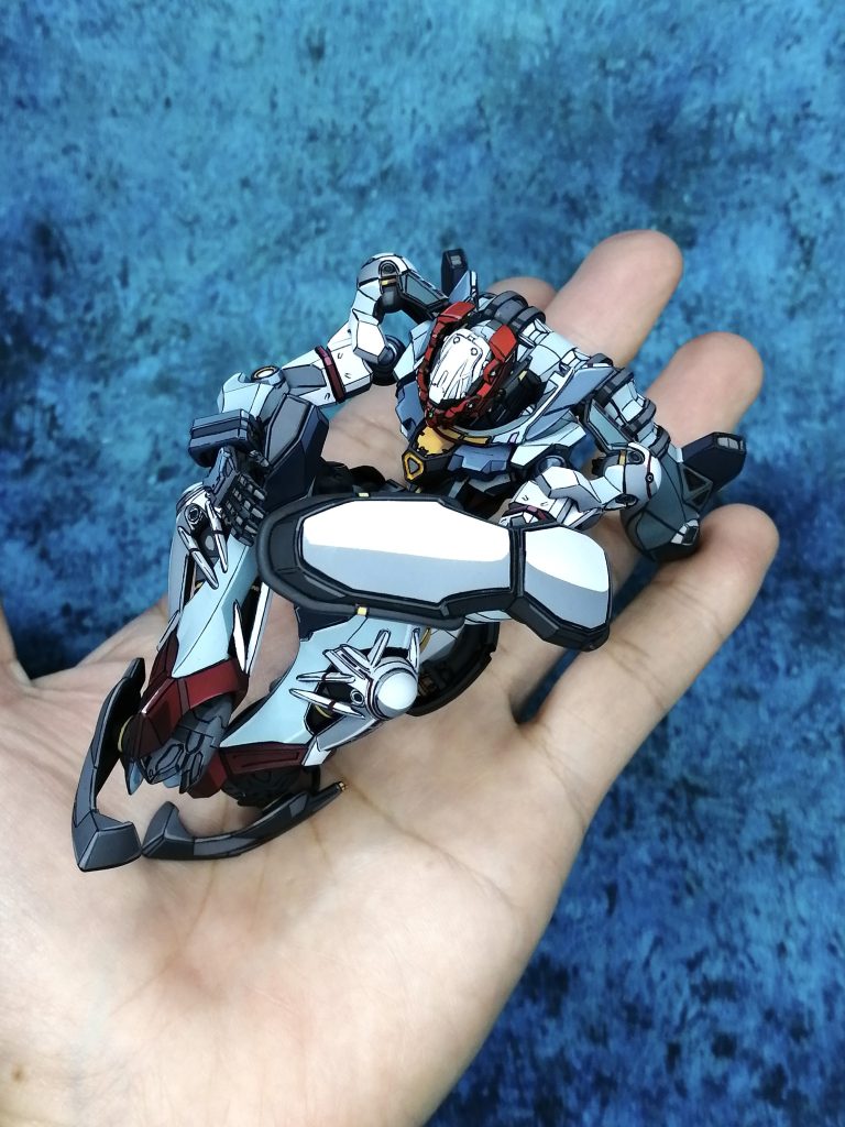 このカットもね、 Xでは手無しで載せましたが、背景合成じゃないんですよ。それにしても可動域が凄い。