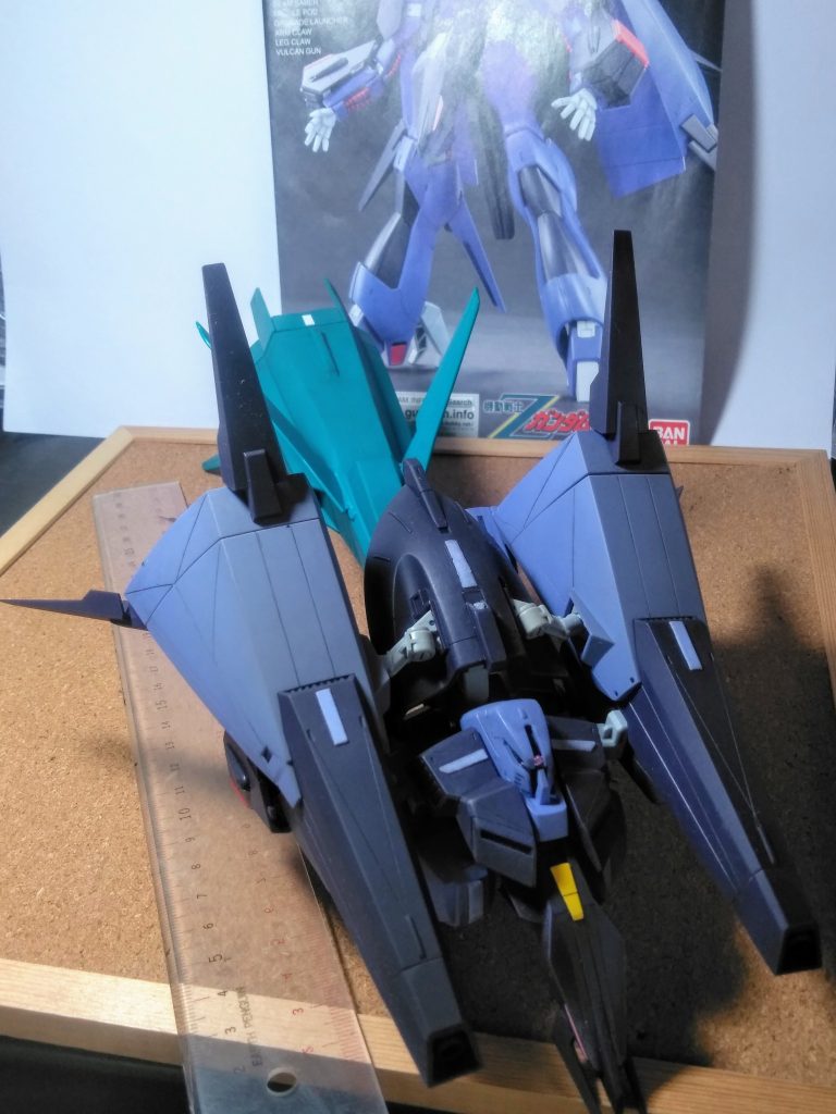 タイトルに表記されてる『オト・コノムスメ整備兵』って❓ 🧐ドンナコ ?脳内設定・・・『木星資源採掘艦ジュピトリス』に拠点を置く木星帰りの天才『パプテマス・シロッコ』ご存知、独自にMS(MA)を開発して仕舞う彼だが、実働するスタッフが居なければドウニモならない。そのスタッフの中に居るのが「おにゃの娘」と見間違える容姿の美少年『オト・コノムスメ整備兵』彼は『パプティマスさま』を盲信してイル。先日も『パプテマスさま』よりナニやら熱く!口説かれて、舞い上がってイタ・・・のだとか。 と、コンナ感じで「「「うへェ💦💦不適切じゃねツ‼️」」」 な関係に成ってイルのか❓🤔と、疑って仕舞いたくなる『オト・コノムスメ整備兵くん』 と、云うわけで妄想ζ 傲慢の巨人ver, ζを、晒してイコうと思います 😤今回は『PMX-000 メッサーラ』をご紹介 ✨😌✨  ※『オトコノムスメ(男の娘)』とは❓🤔