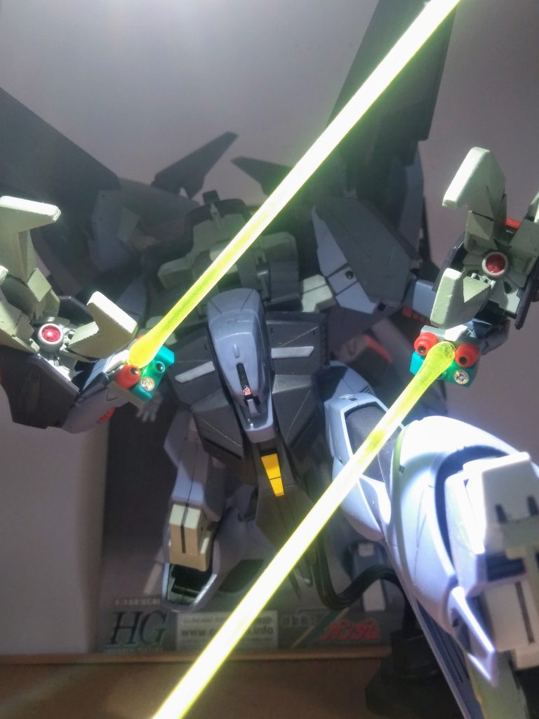 格闘戦において 🥋『大型クロー』だけでは心許ないですから 😣『ビームサーベルの発振』も出来る様にしときましょう🤗🎵🎵