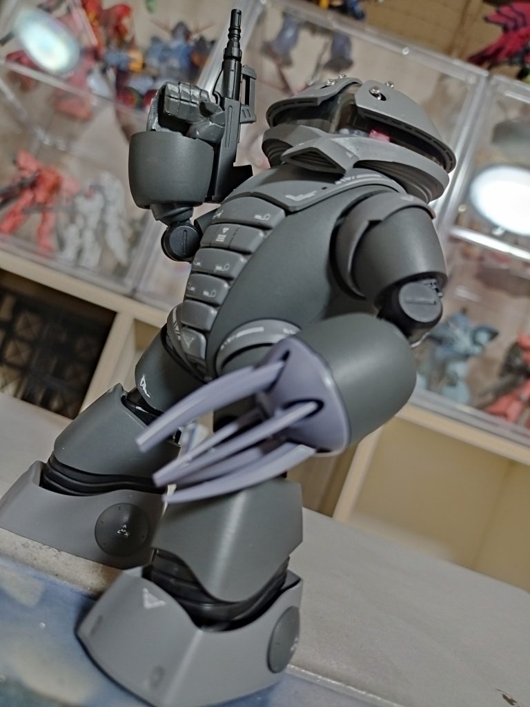 煽りで１枚パシャリ。葉巻をくわえさせたくなります（笑）