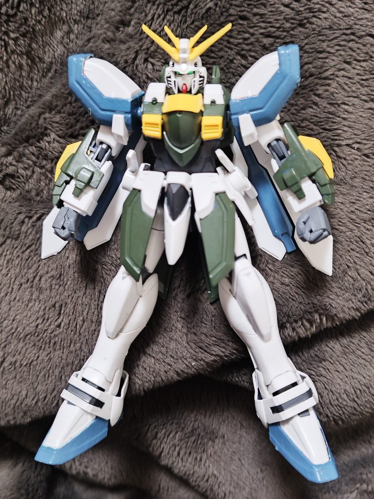 一旦塗ったのがこれですMr.カラーの濃緑色がすごく好きでこれを使いつつ合う青を選びました