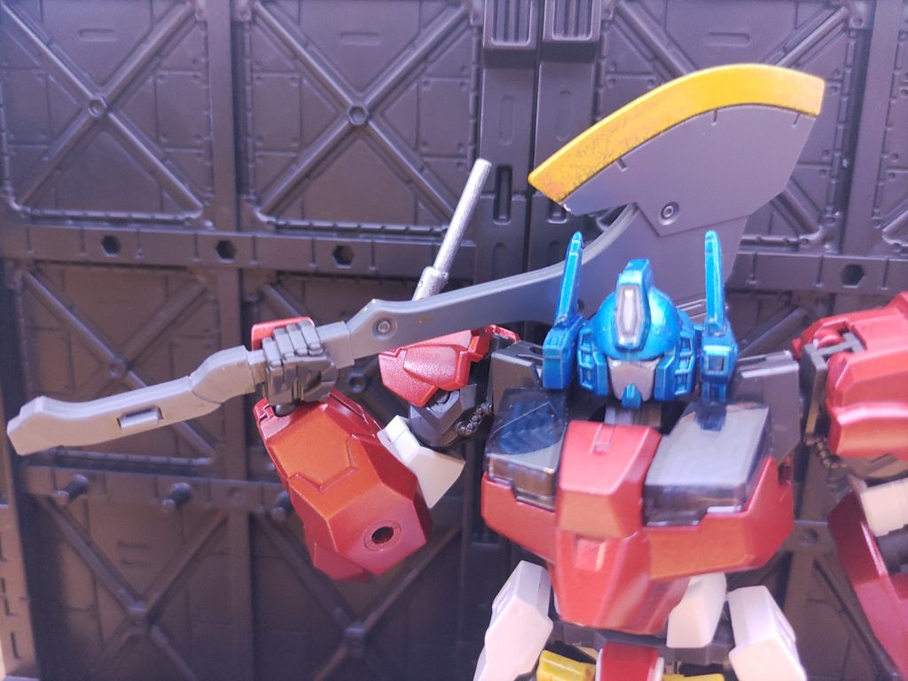 バトルアックス（大きいぶっとい腕から振るわれる破壊力バツグン一撃は頼りになる司令官の証（ゴリラの面影??