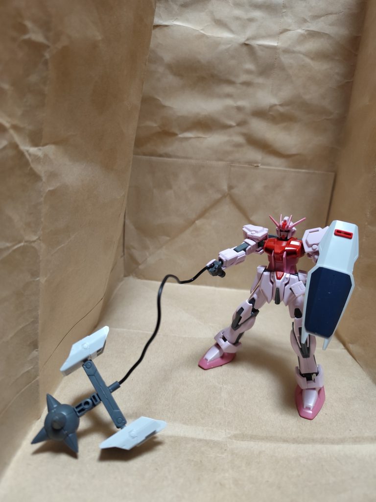 ハイパーハンマーをゲットした赤いガンダム