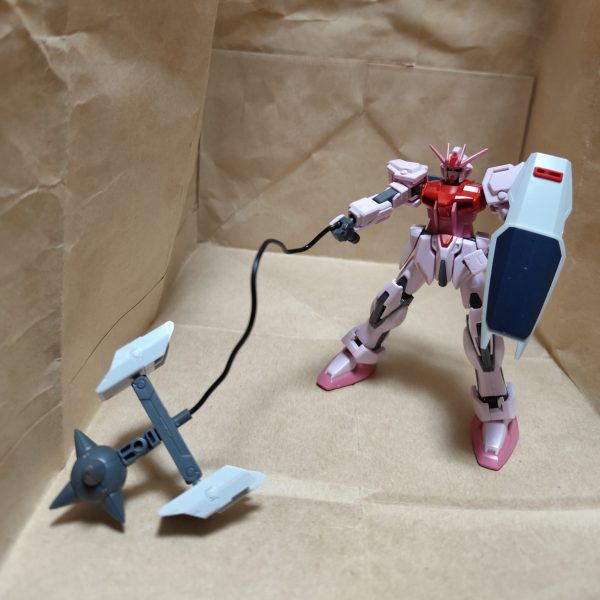 ハイパーハンマーをゲットした赤いガンダム