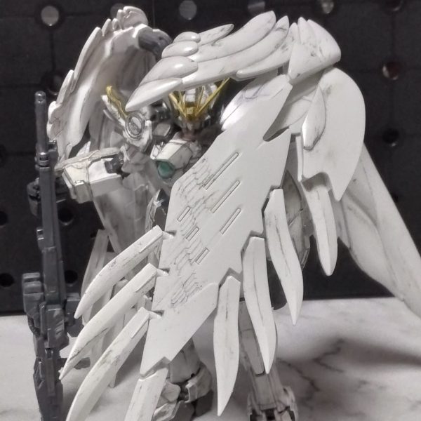 RG　ウイングガンダムゼロカスタム　スノーホワイト