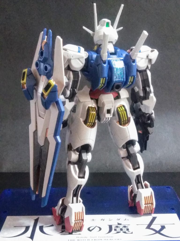 ご覧の様に✨キラキラ✨コーティングされたキットです 😁 ・・・まぁ特筆出来るのはコーティングと専用台座が付属すると、イウ事クライですけどね 🤣