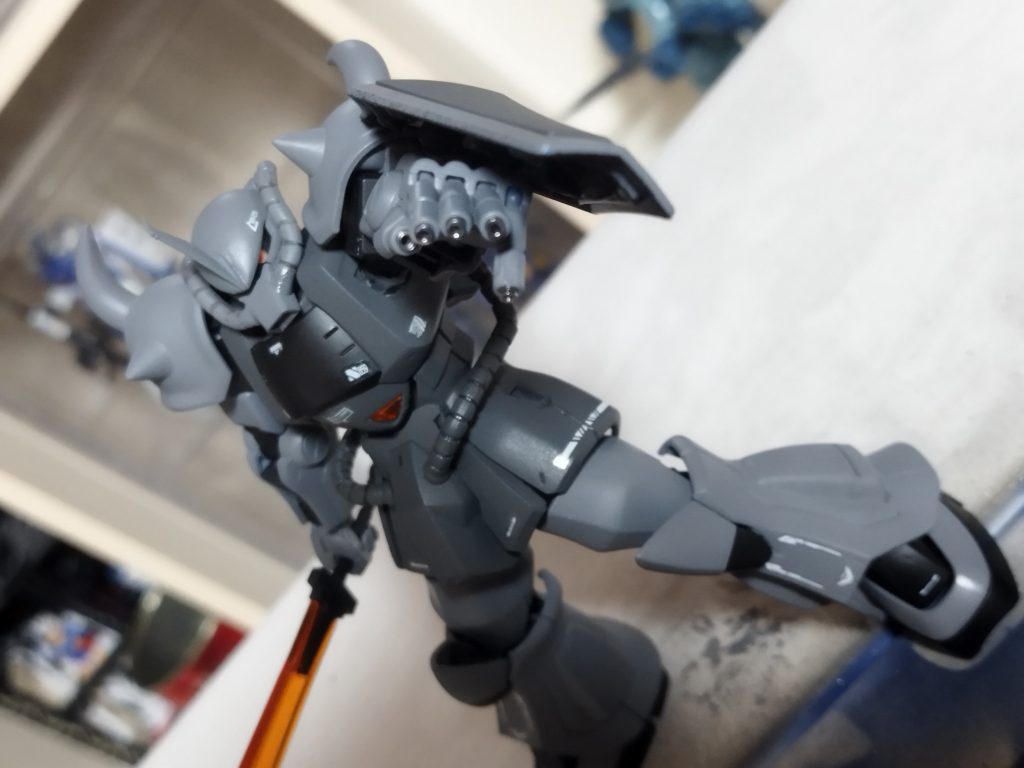 できれば脚をもっと太くしたかったんですがまだ私の技量ではそこまでの改造はできませんでした(´；ω；｀)