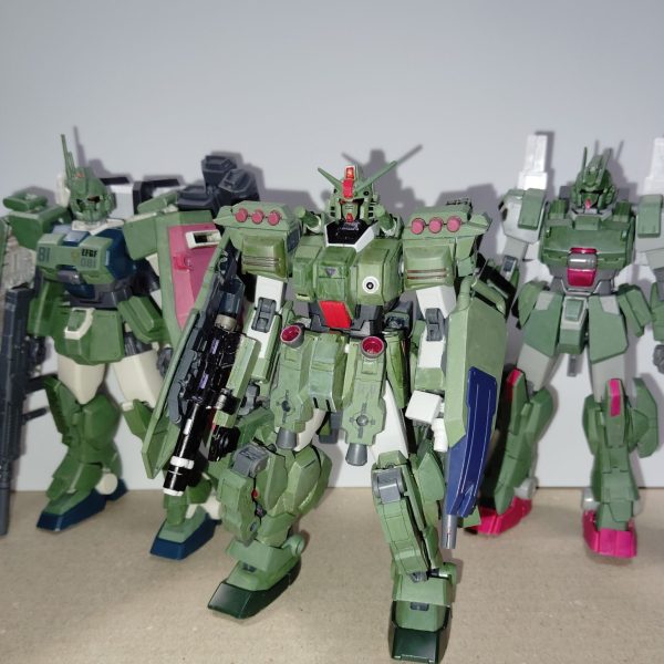 密林のガンダム部隊