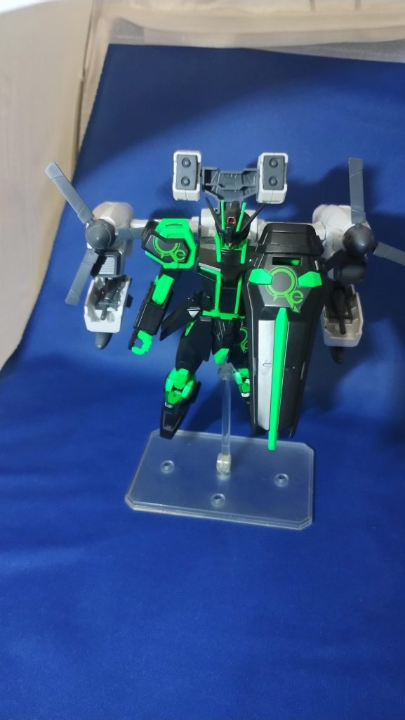 空対地攻撃モードで砲門展開ミサイルポッド×2機銃×2ミサイル×2火力無さすぎる