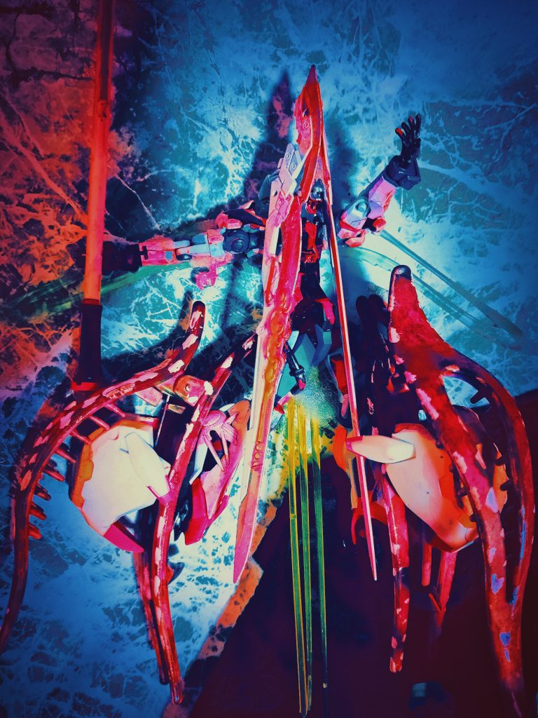 ジークアクスの世界感は、自分は勝手にホラー要素多めだと思ってます。今回、ズィークアックスなんで更にホラー要素を強めた、最恐ZGandamを目指してみました(笑)自分の中で一番怖かった、サイレントヒルの三角頭と、ウェーブライダーからの何故かの勇者ライディーンのゴッドバードを掛け合わせてみました(笑)自分で言うのもなんですが、かなり怖い!機体になっちゃったと思います。武装は棒1本だけですが、これが、街なかの上空に現れたら、皆んな走って逃げるんじゃないか?と思います。見た目のプレッシャーで勝負するタイプです。レスラーで言えば、アイガー選手や、ダンプ松本選手タイプです😅顔のプレッシャーを上げるため、ガンダムフェイスをぶん投げて、エヴァ?号機化しております。でも、赤ガンダムとか、これ商品として、売れるの?ってぐらいの強面フェイスなんで、これでもまだ甘ーいかもしれんです(笑)ちょっとやり過ぎ感があるので(笑)最後にお口直しに、ハマーン様から一言あるそうです。