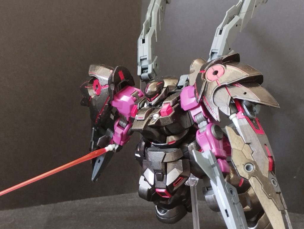 それでも「いけるんじゃね??」と思ったので作ってみました(ビームサーベルはEGガンダムから借りパク)