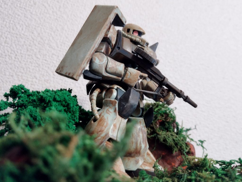 ガンプラ　ザクⅡ　ジオラマ小物入れ