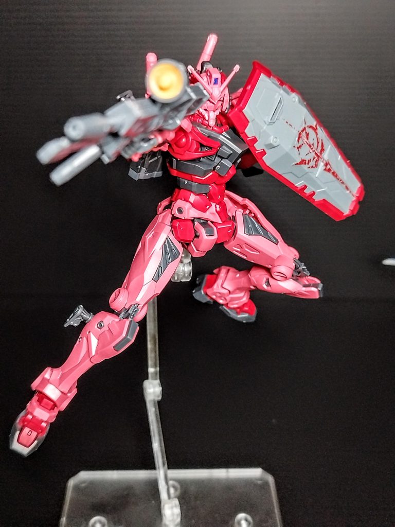 安全フラッグビンビンな赤いガンダム