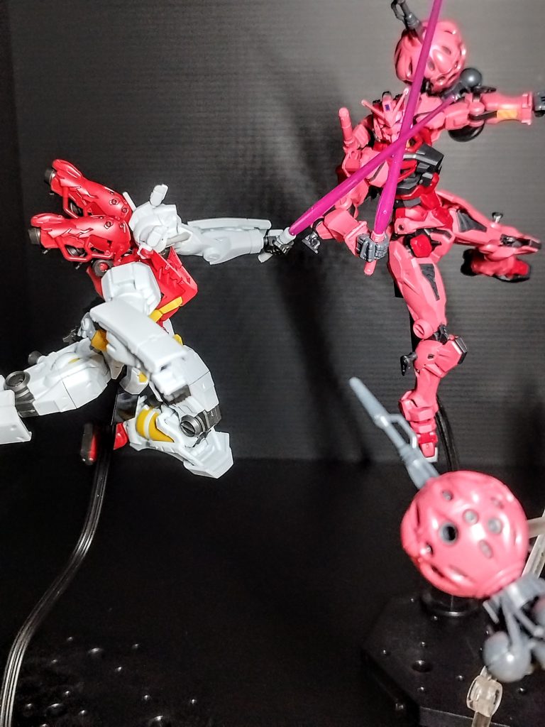 やりますよね…流石に赤いガンダムとシュウジをもってしてもシイコゲルググにはかなり苦戦していたので、連邦のスーパーユニカムは伊達じゃないなしれっと再登場しませんか?無理ですか……そうですか