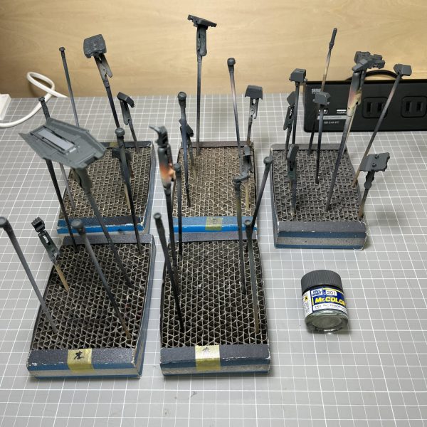 今作ってる作品の進捗その2。ベースカラーの塗装が完了しましたー イメージとしては北米配備カラーですね。（3枚目）