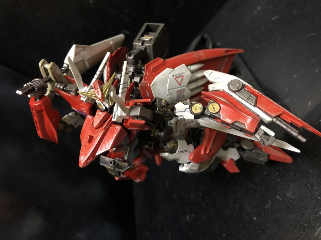 こちらも鉄血機体とのミキシング。バルバトスルプスですね。2番目に制作した機体になります。