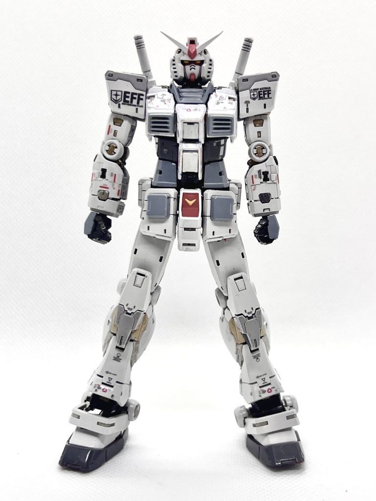 カバード。正面直立。やっぱり胴が長い。脚も長い。