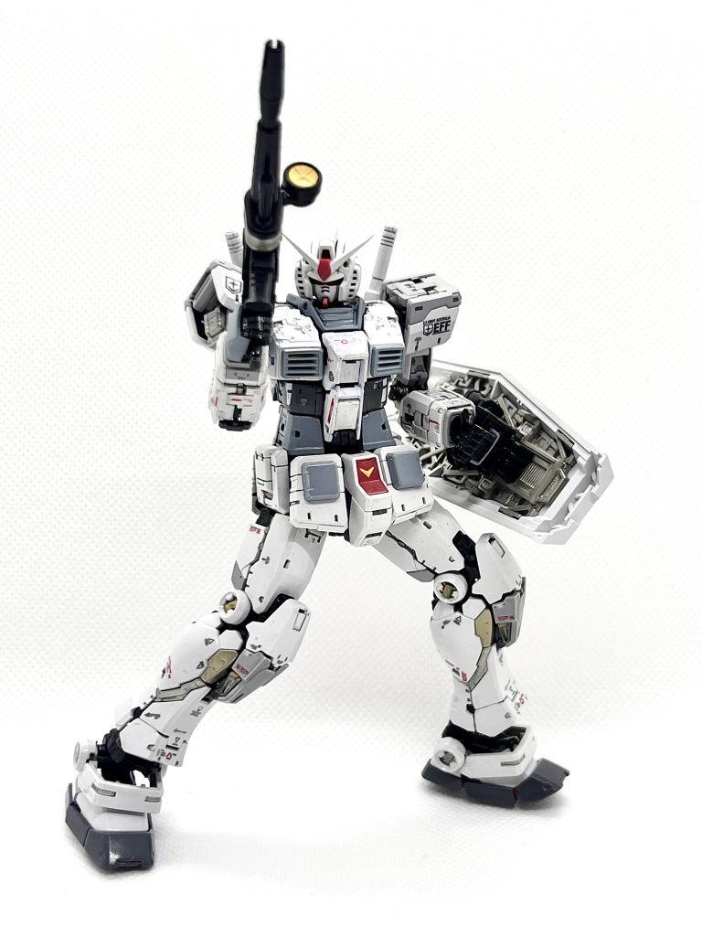 ポージング、下手なんです。すいません…