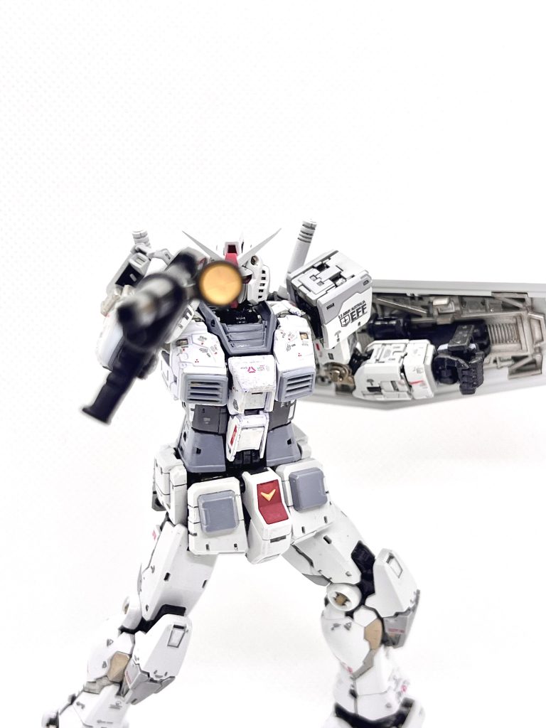 アムロがコクピットでスコープ覗いて射撃してるのにマニュピレータ側もスコープ除くのなんでなんだろう、とか考えてはいけないとガンダムが言っている。