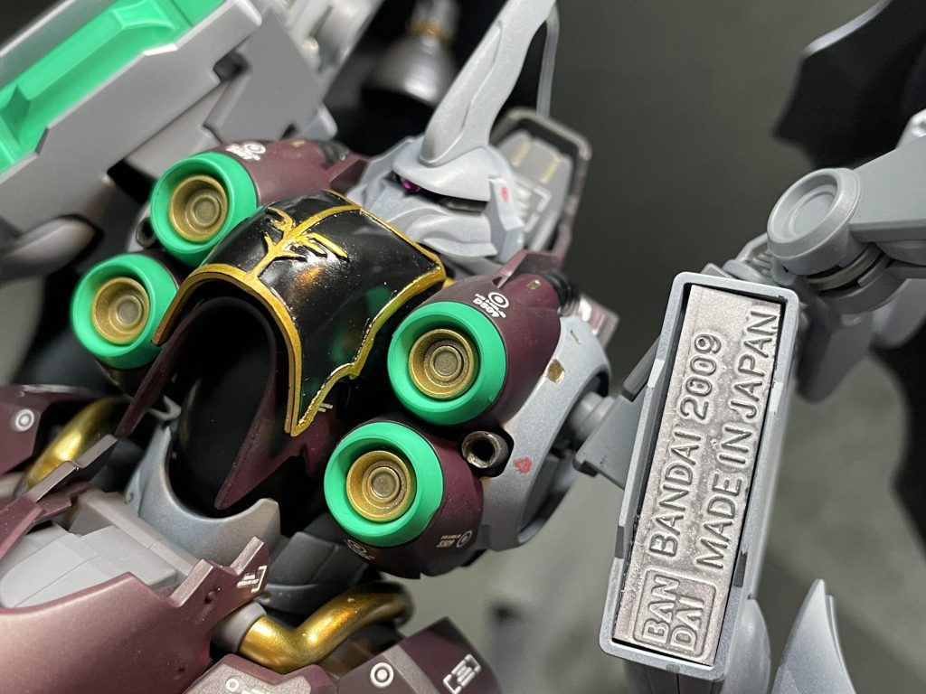 左肩のパーツが因果地平の彼方にいきました😓ランナータグを試しにハメたら取れなくなってそのままです😭トホホです