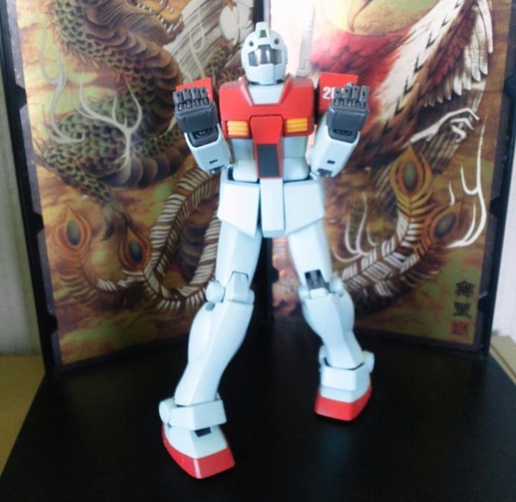 これはMG武者頑駄無の屏風前で、空手の三戦立ち（サンチンダチ）の構えをするジム。ver.2.0が出た当初は、このビジュアル再現度でここまで可動するのか‥と感動してしまい、いろんなポーズを取らせたもんです。